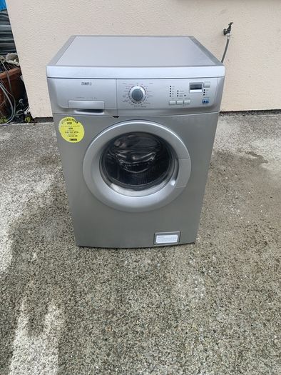 washing/dryer  Zanussi 6 kg 1200 spin . .