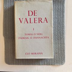 O'Neill, THOMAS PATRICK De Valera 1 / Tomas O Neill, Padraig o Fiannachta 1968
