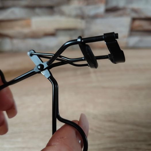 NEW Eyelash curler