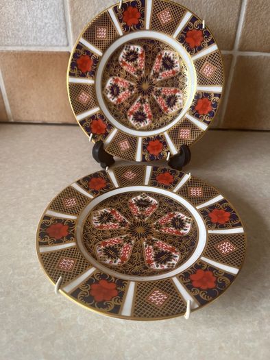 Royal Crown Darby " Old Imari" 1128 6.5" plates