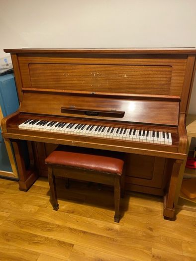 Piano + Stool
