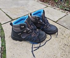 Girls Hiking boots vibram sole Uk3