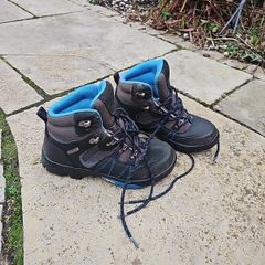 Girls Hiking boots vibram sole Uk3