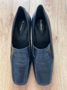 Italian Real Leather Ladies shoes size 9 UK (42EU) BNIB