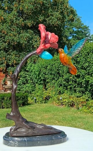 Hummingbird & Flower (40cm) - Patinated Bronze