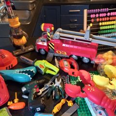 toys
