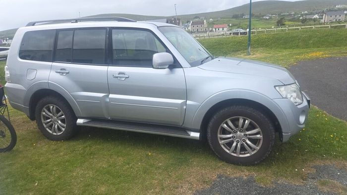 Mitsubishi shogun 2015