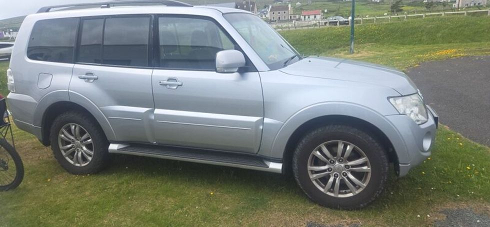 Mitsubishi shogun 2015