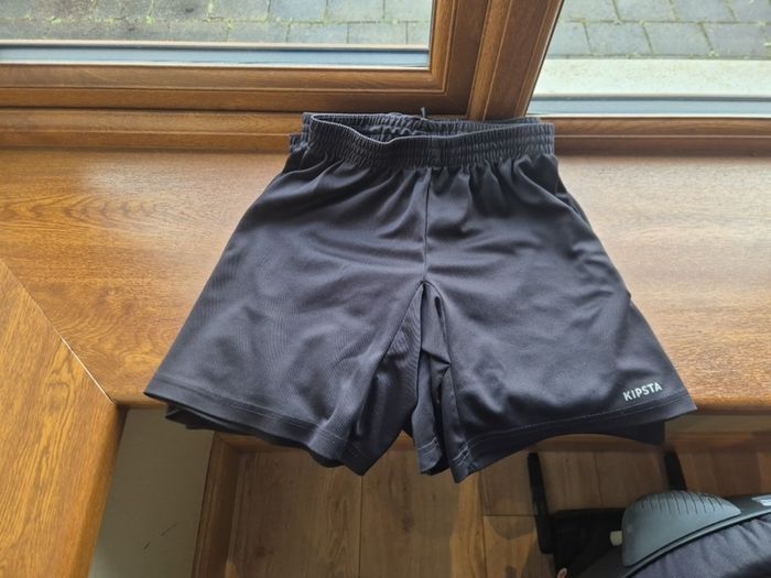 5 pairs of black Kipsta black shorts 10-11