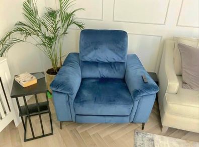 EZ Living power recliner, 1 seater