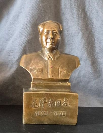 Small vintage bronze bust of chairman mao
