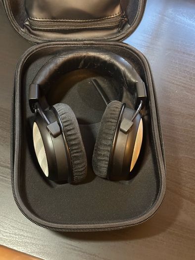 Audiophile Headphones: Beyerdynamic T1 2nd Generation Black Edition