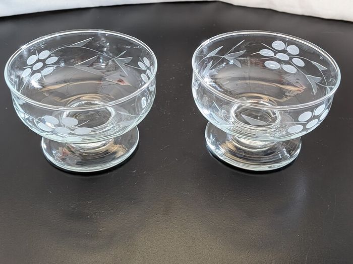 Vintage Etched Crystal Footed Dessert Bowls Pair Grapevine Leaf Design