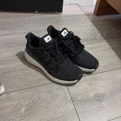 adidas runner UK9,5