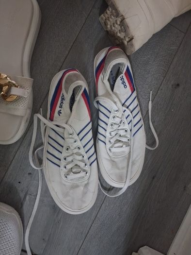 free shoes just need wipe