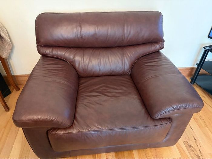 Leather Sofa Suite