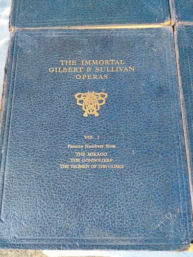 Volumes 1-4 Gilbert & Sullivan Operas