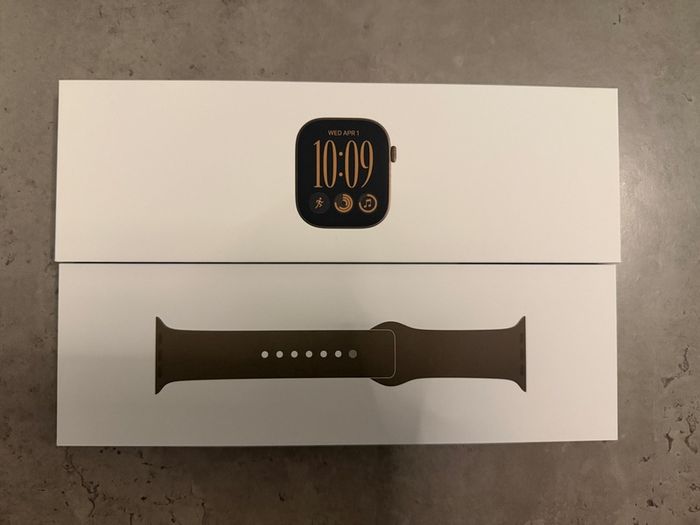 Apple Watch Series 12 42mm Bronze Al Olive (BRAND NEW)