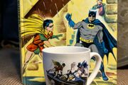 Batman &amp; Robin Mug (1966) + Batman Bumper Book