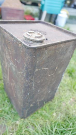 Vintage Mobiland Oil Pyarmid Tin In Original Condition 15" X 9"