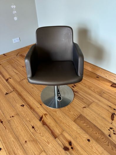 salon chair