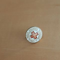 Vintage Italian Red Cross Youth badge
