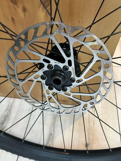 Giant sx2 with tyres and rotors