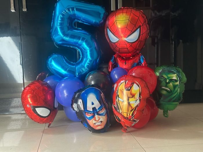 Super hero balloons with number