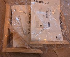 2 Brackets (for wall shelves)
