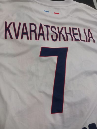 psg away jersey kvarskhelia