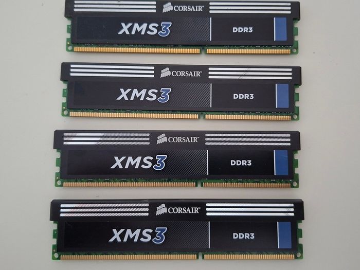 Corsair 32GB (4 x 8GB) DDR3 1600 Mhz CL11 XMS3 Performance Desktop Memory Modul