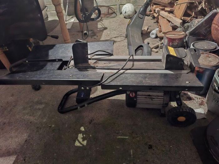 Log splitter Titan ttb762lsp