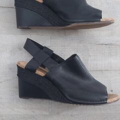 black leather wedge sandals size 5