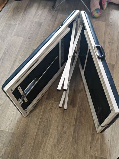 massage table