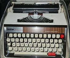 Brother deluxe 1350 typewriter