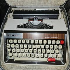 Brother deluxe 1350 typewriter