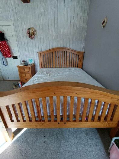 Super King Size bed frame & Mattress