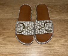 Dior Sliders