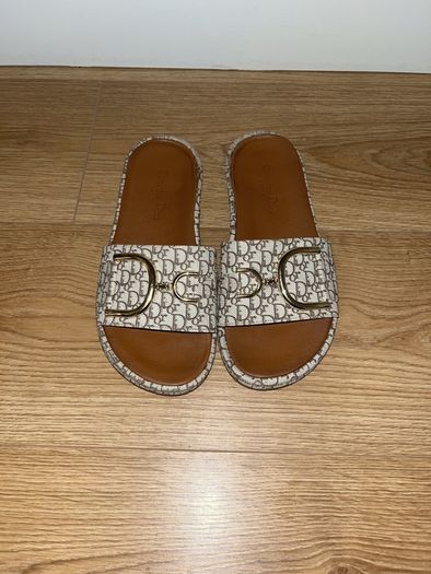 Dior Sliders