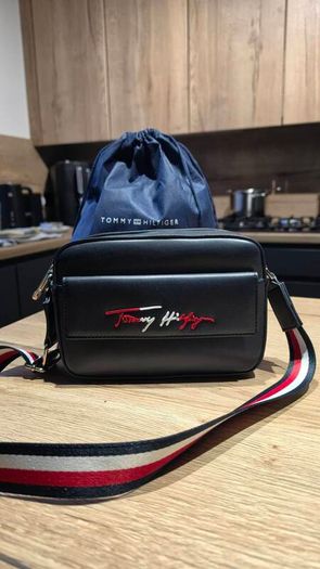Tommy Hilfiger camera bag