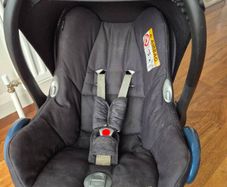 Maxi Cosi car seat & Easyfix base