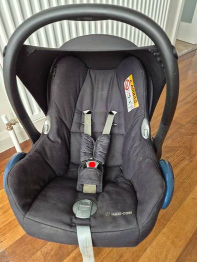 Maxi Cosi car seat & Easyfix base