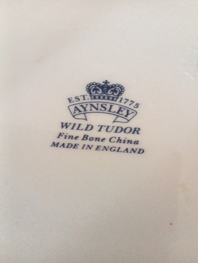 Aynsley Wild Tudor Trinket Box