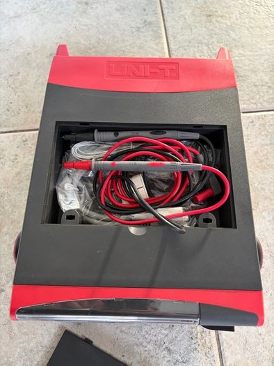 Uni-t multimeter