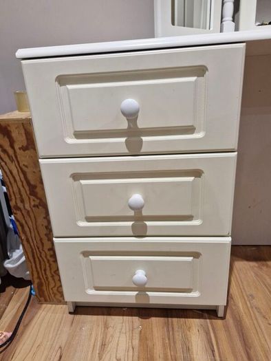 White Dressing Table with 6 Drawers