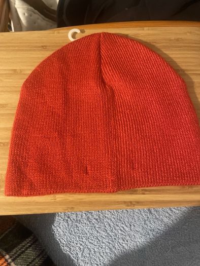 Red beanie hat ROXY