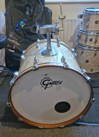 Grestch Renown drumkit (4 piece) with hardcases