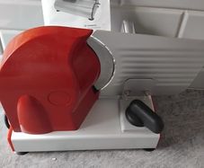 Meat slicer