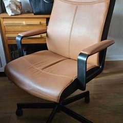 Swivel chair (open to offers)
