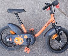Kids bike with 14 inch wheels (small)